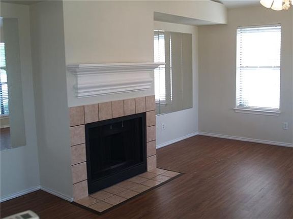 5th image of 1310 Gardenia Dr