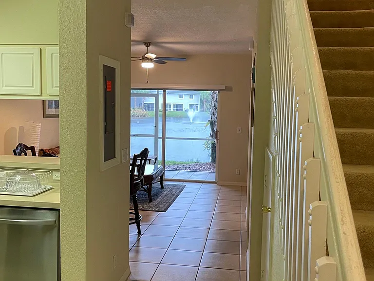 10105 Spyglass Hill Ln — Photo 4