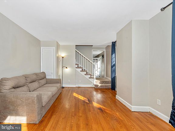 5th image of 221 Belview Ave