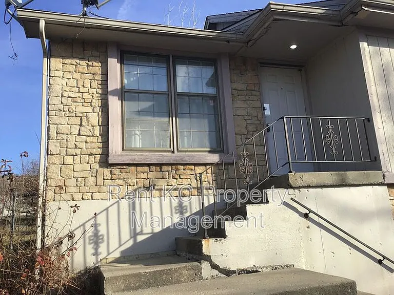 7013 Orchard St — Photo 2