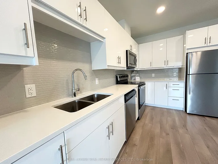144 Watson Rd N #204 — Photo 6