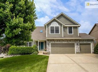 2524 SW 10th St, Lees Summit, MO 64081