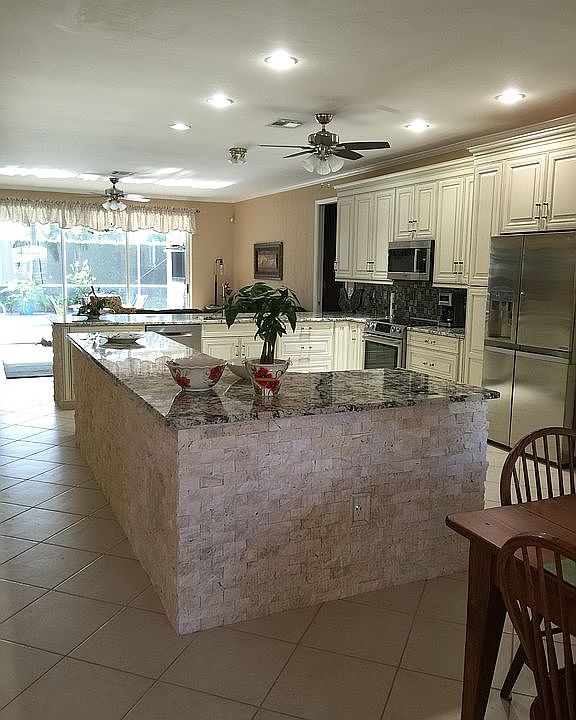 1st image of 11006 Lakeland Cir