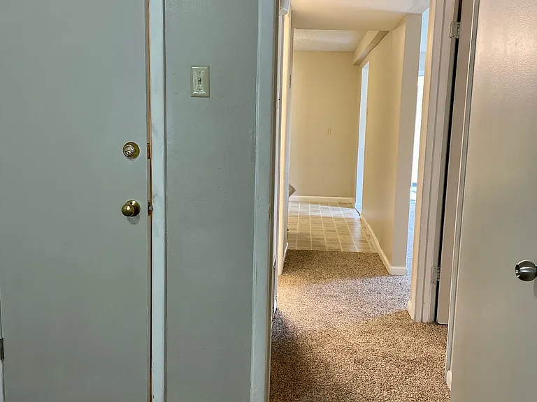 Bermuda Heights Apartments — Photo 35
