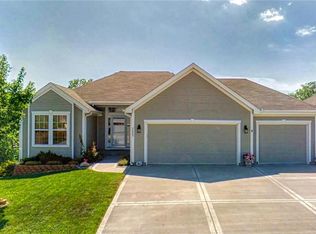 2005 NE Lake Dr, Smithville, MO 64089
