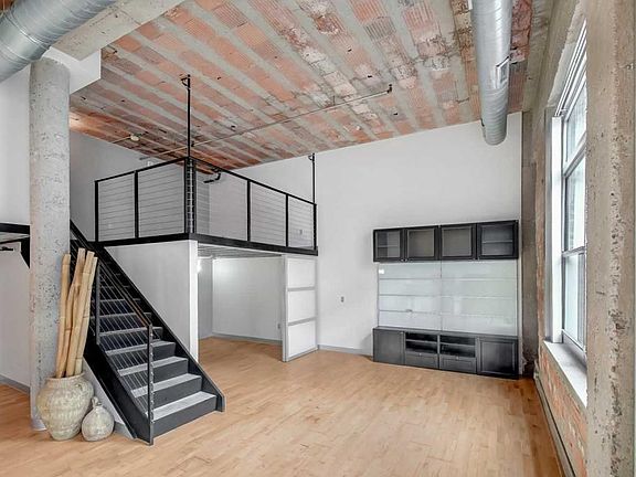 4th image of 521 7th St S #605