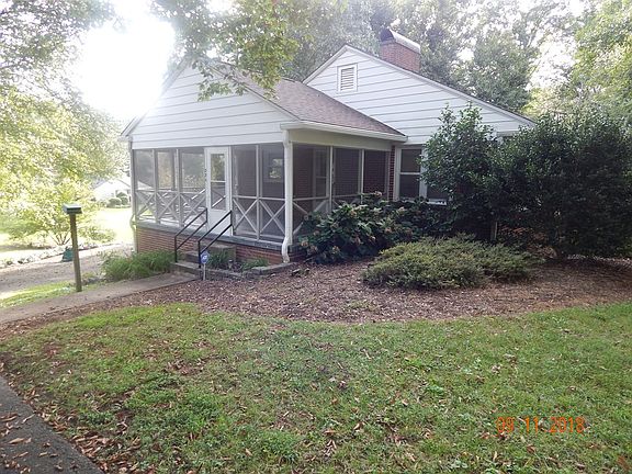2nd image of 326 Sunset Dr