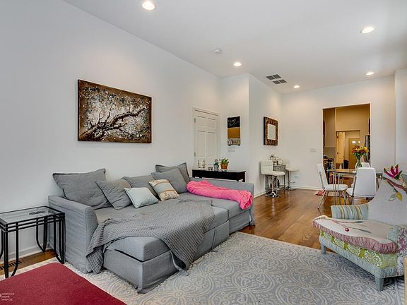 3rd image of 1415 N Campbell Ave #2
