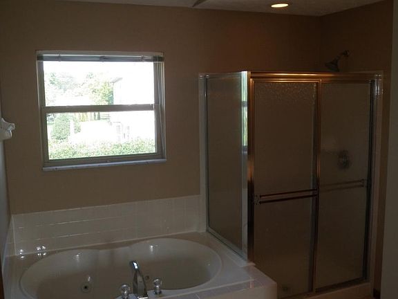5th image of 1031 Barclay Dr