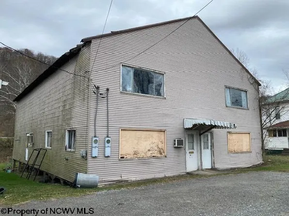 1204 N River Ave, Weston, WV 26452