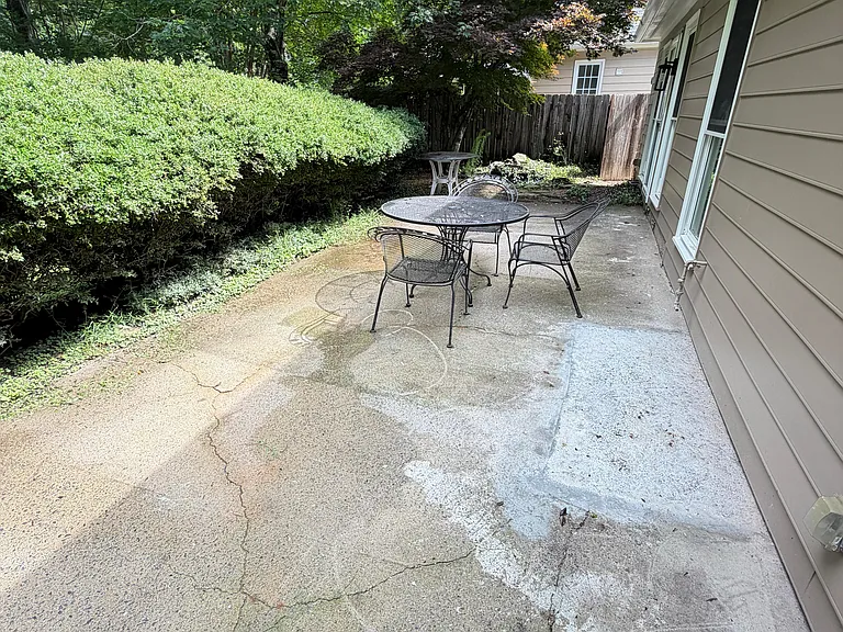 215 Glen Holly Dr — Photo 13