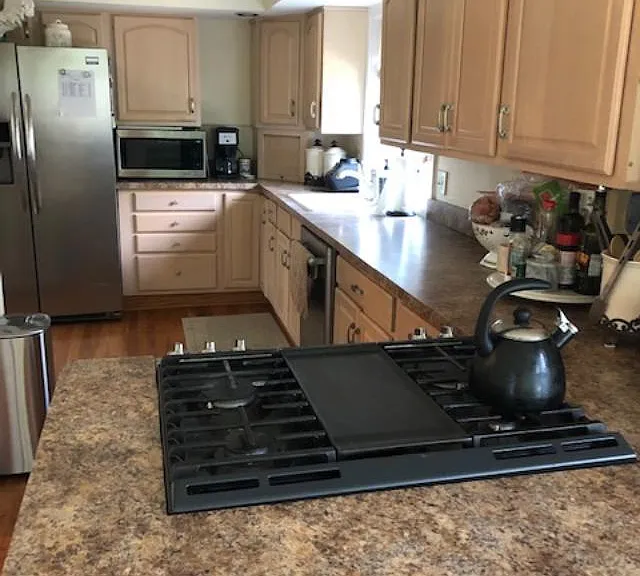 549 Woodview Dr — Photo 12