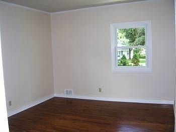 4th image of 15 Woodmere Ct