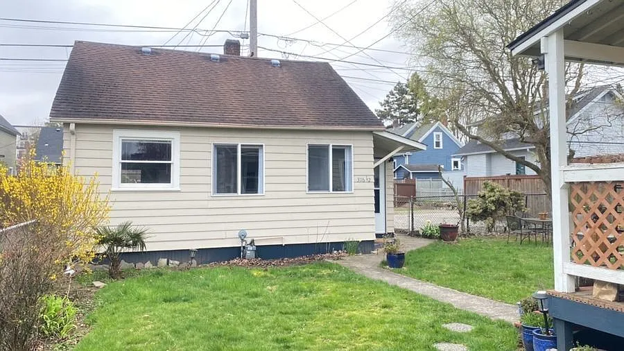 Cute, Private and Clean! 1 Bedroom 1 Bath Cottage — Photo 3
