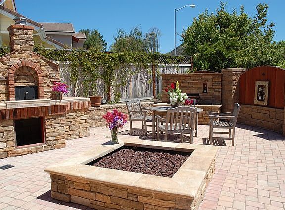 2nd image of 1008 Goldenrod Ln