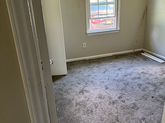 3rd image of 806 S Massey St #806