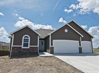 3707 152nd Ter, Basehor, KS 66007
