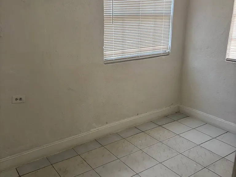 1447 NW 98th St — Photo 9