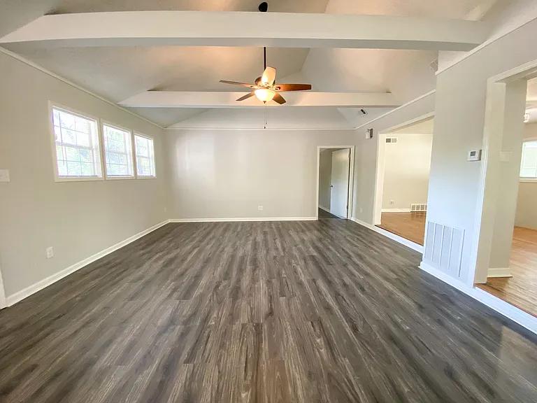 4152 Rhodes Ave — Photo 11