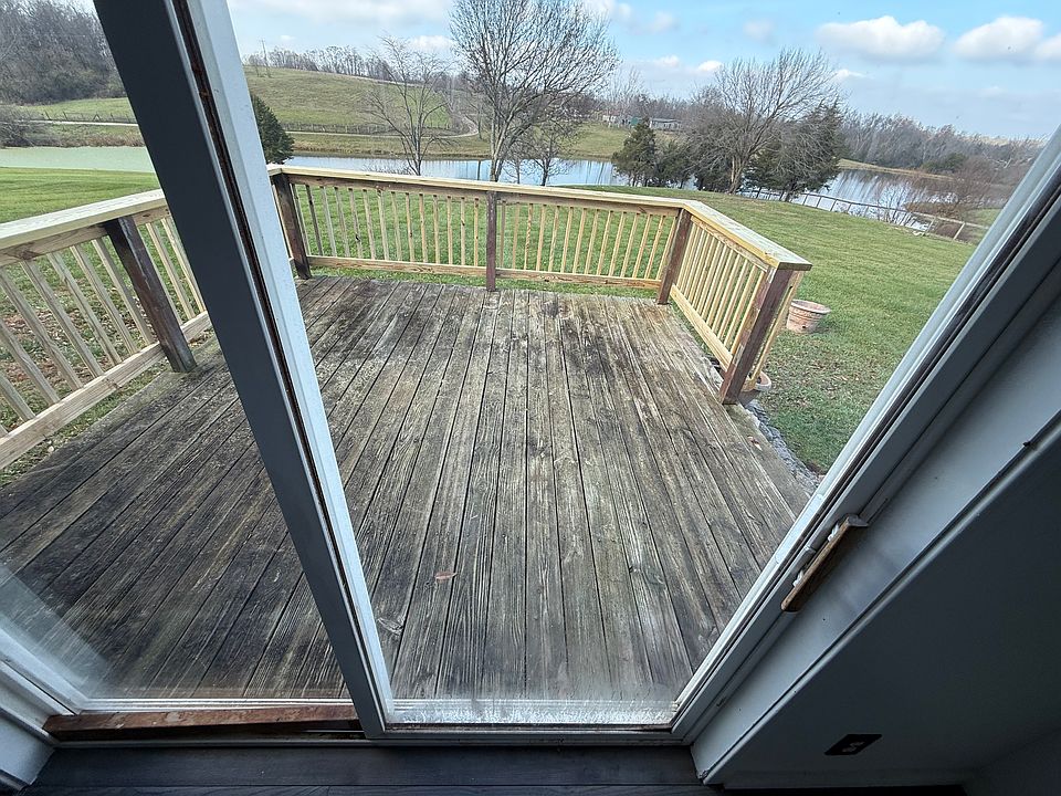 rear deck, new railing