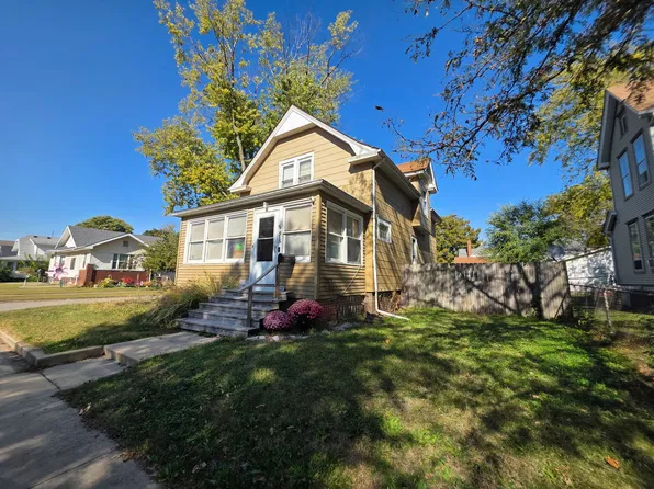 515 W Jefferson St, Clinton, IL 61727