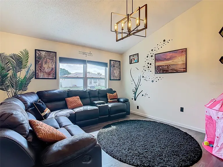 1203 Mandarin Dr — Photo 6