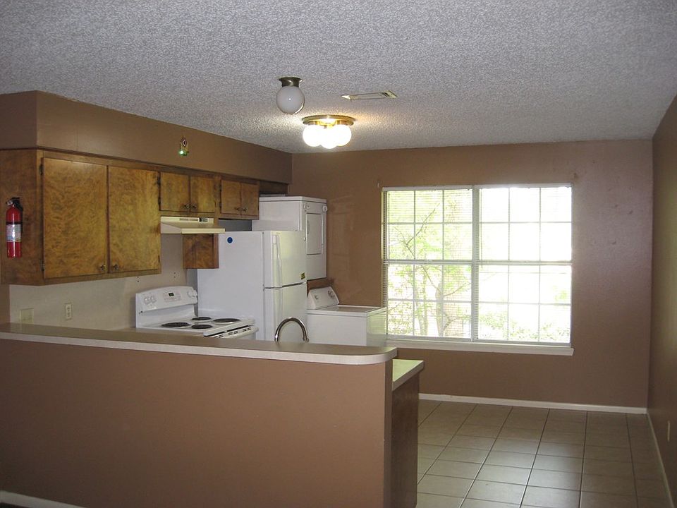 2521 Pearl St APT 404, Nacogdoches, TX 75965 | Zillow