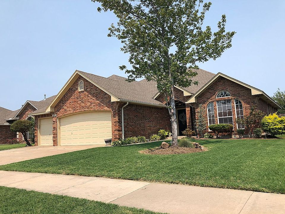 1st image of 525 SW 162nd St