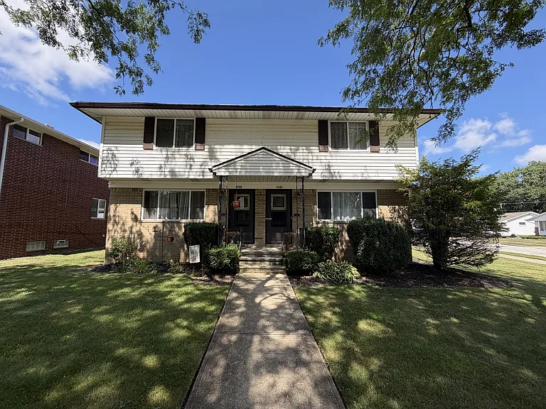 9406 Independence Blvd — Photo 1