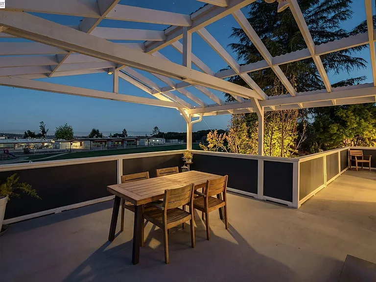 5265 Winifred Dr — Photo 13