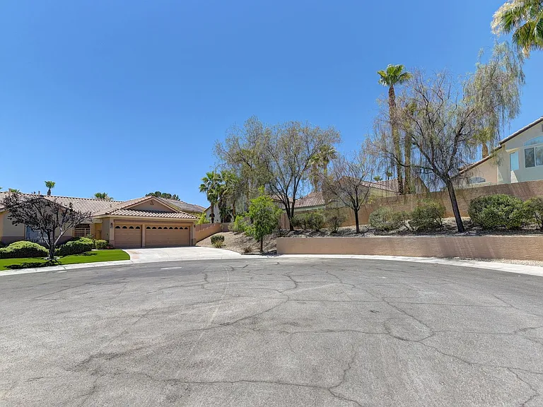 8437 Willowleaf Ct — Photo 3