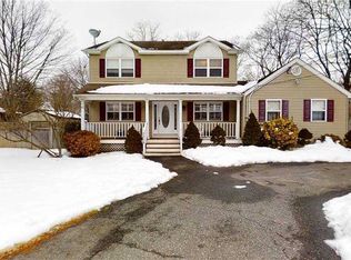 2519 Chestnut Ave, Ronkonkoma, NY 11779