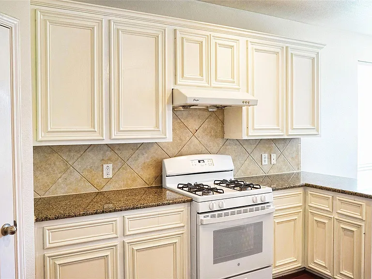22147 Canyonwood Park Ln — Photo 14