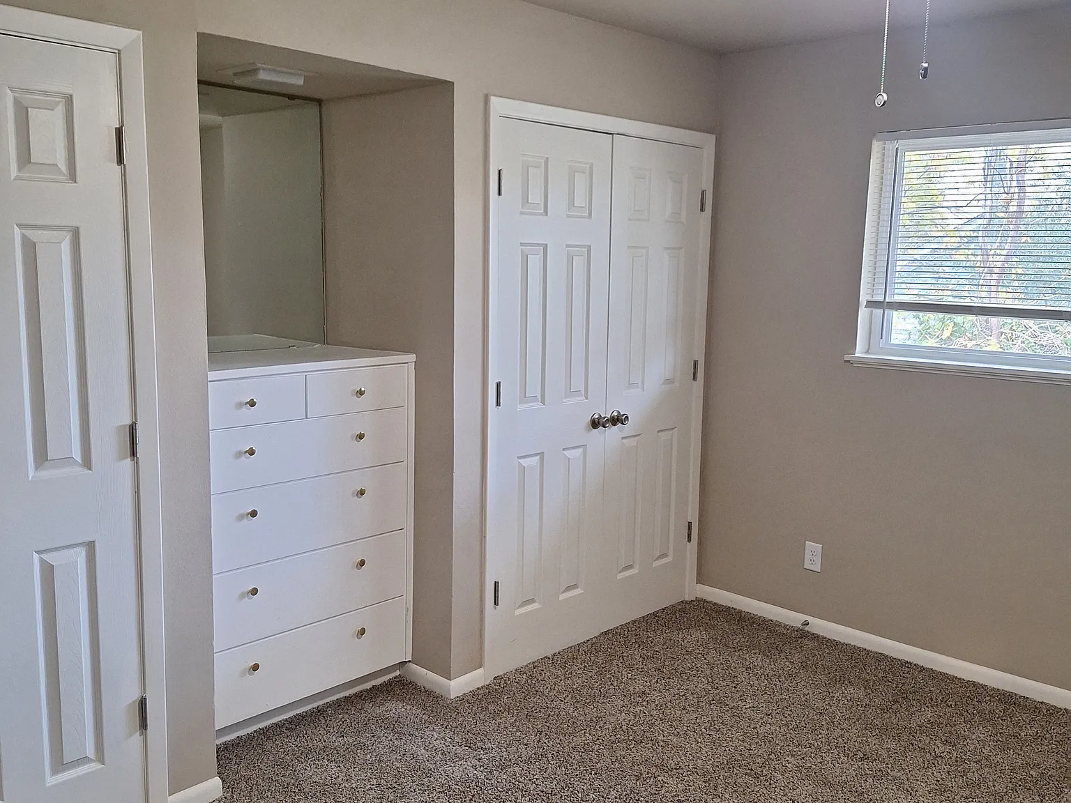 2 bed, 900 sqft, $1,250 — Photo 3