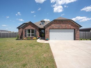 14209 N Sandstone Ave, Skiatook, OK 74070
