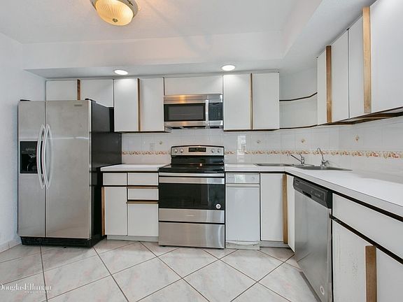4th image of 6423 Collins Ave APT 605