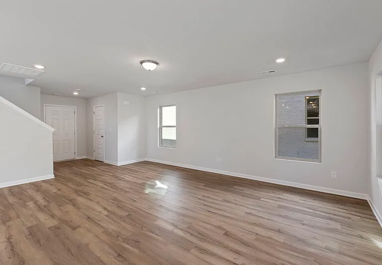 14616 Ravenel Dr — Photo 6