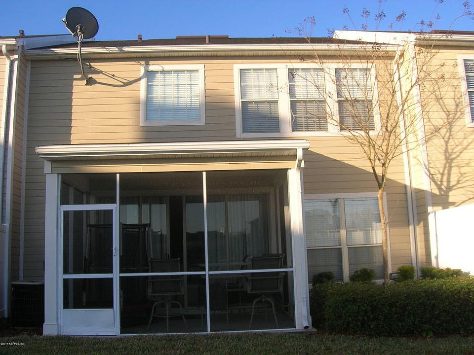 2nd image of 11174 Castlemain Cir W