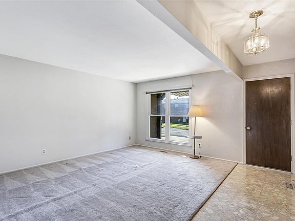 5th image of 9359 Cinnabar Dr