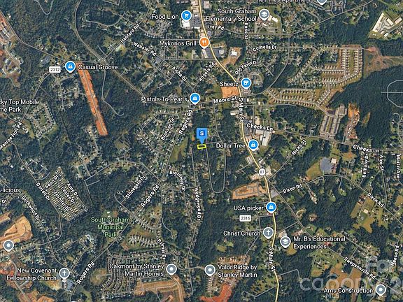 4th image of 121 Forest Dr