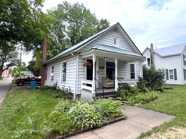 229 S 5th St, Burr Oak, MI 49030