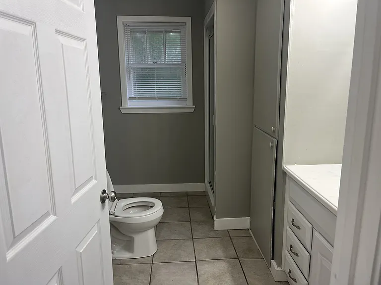600 E Main St — Photo 2