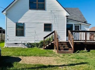 217 Main St, Palacios, TX 77465