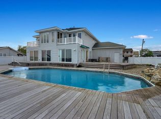 595 Bay View Dr, Toms River, NJ 08753