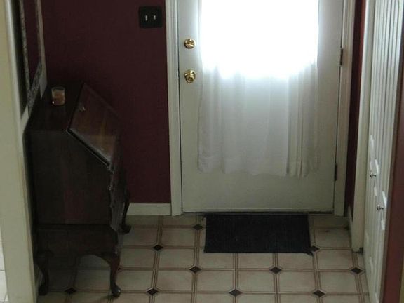 4th image of 3500 Pleasant Plains Dr