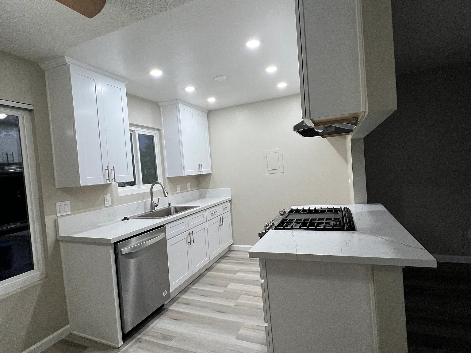 2 bed, 1050 sqft, $2,695 — Photo 2