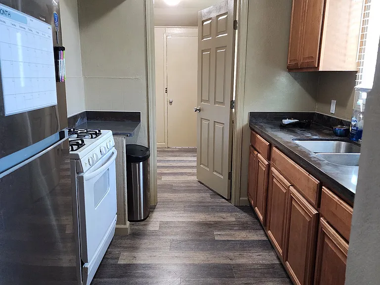 122 Eldridge Ave — Photo 11