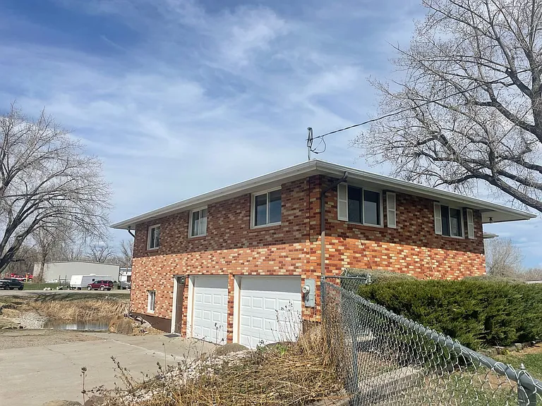 1229 Thiel Rd — Photo 3
