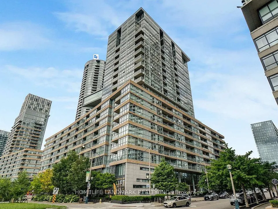 10 Capreol Ct #828