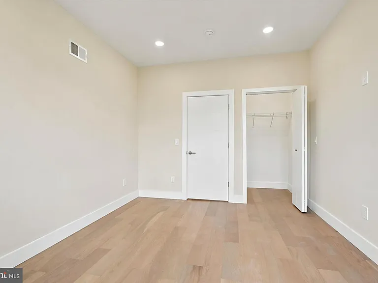 2440 E Harold St — Photo 5